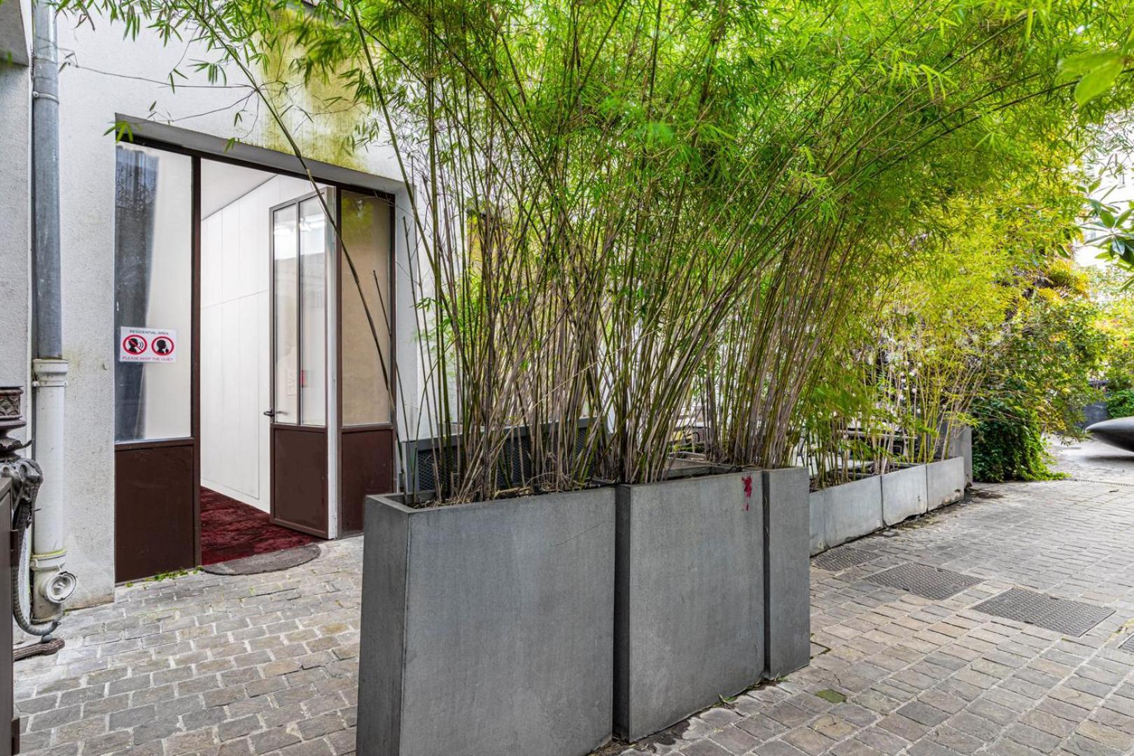 Guestready - Artist Loft With A Vertical Garden Paris Eksteriør bilde